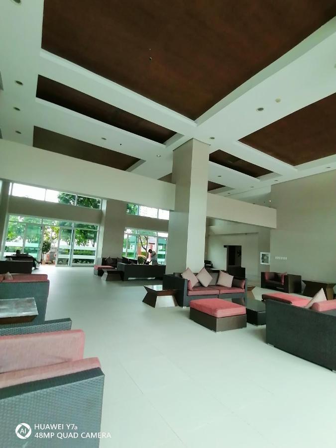 The Beacon Makati Staycation Suites Manille Extérieur photo