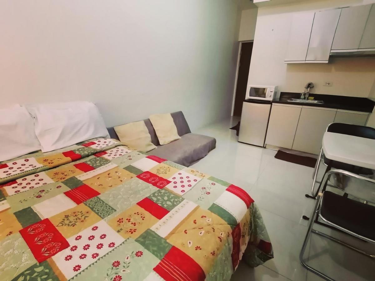 The Beacon Makati Staycation Suites Manille Extérieur photo